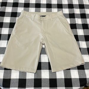 Under Armour Beige Tan Golf Shorts Men's Size 30 School Uniform Stretch
